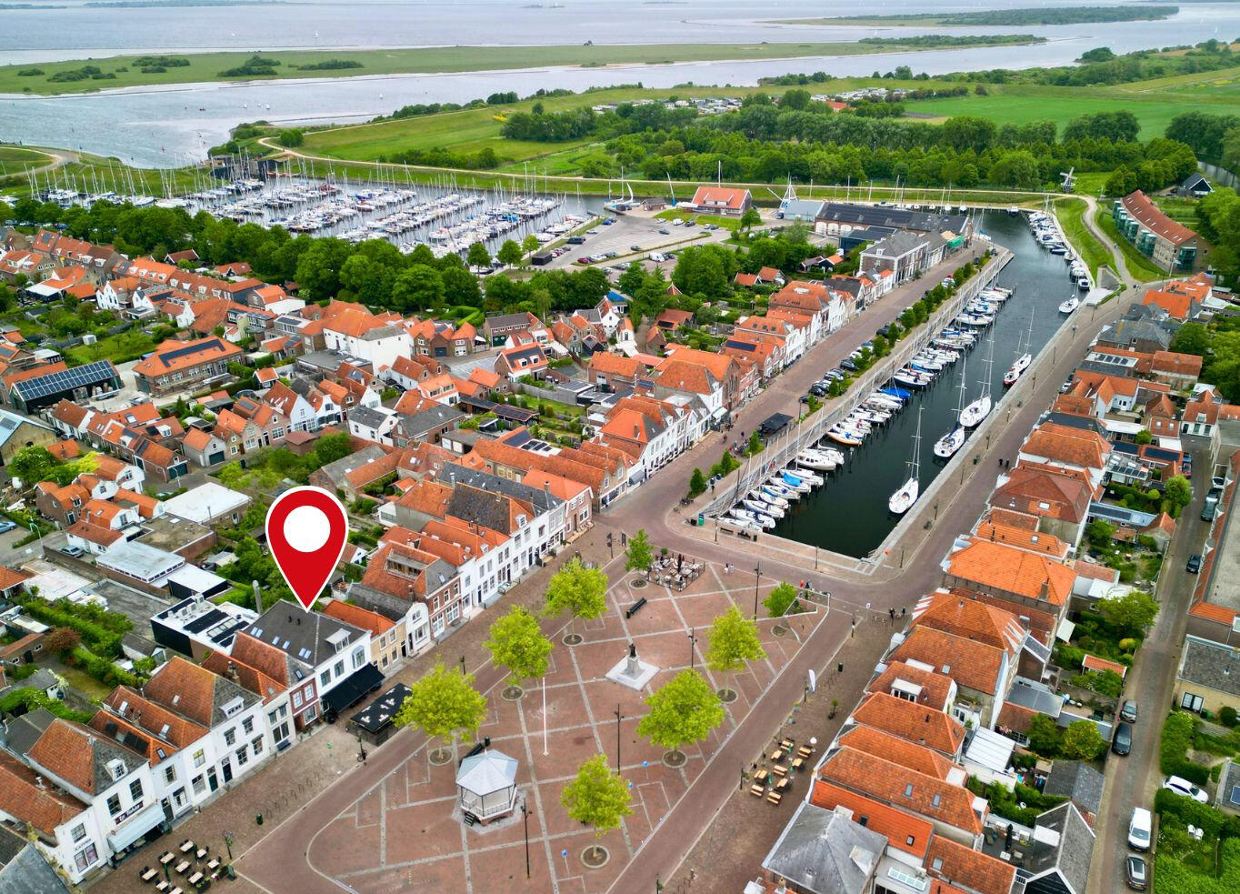 ZEN Brouwershaven We our located at the market, right next to the harbour